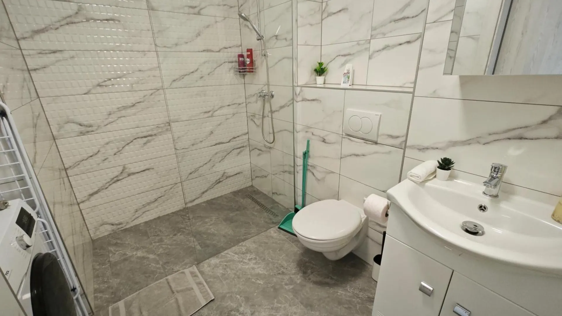 Hatvan Corner Apartments Debreţin